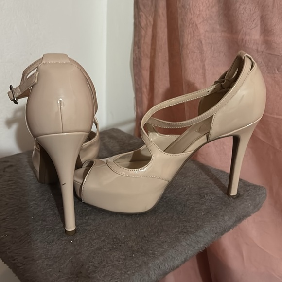High heels like new only worn twice great condition - Picture 3 of 4